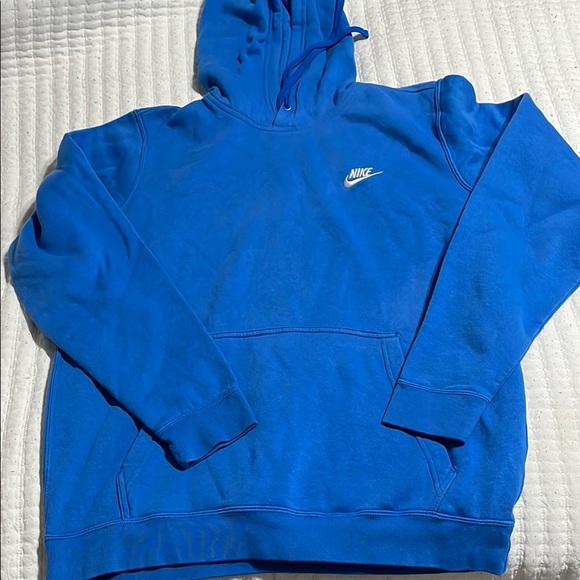 Nike Men's Vibrant Blue Pullover Hoodie - Picture 1 of 3